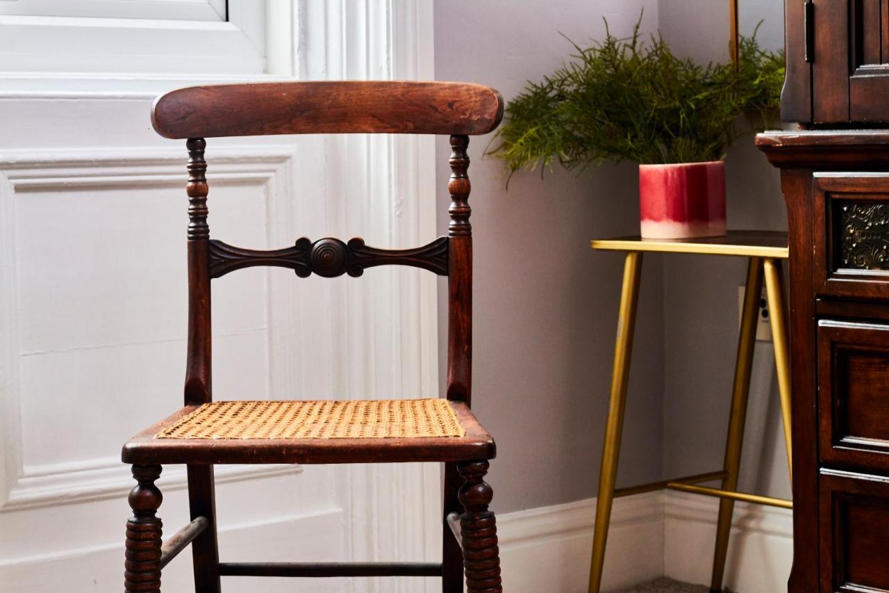 Lovely Abode In Newcastle - Sleeps 4 - Ground Floor Buitenkant foto